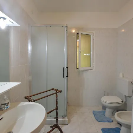3 Bedroom Cozy In *